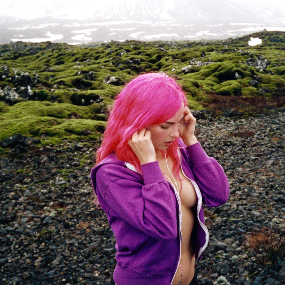Addison Rae - Headphones On