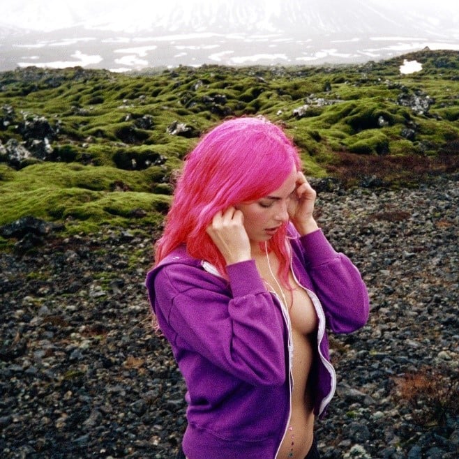 Addison Rae - Headphones On